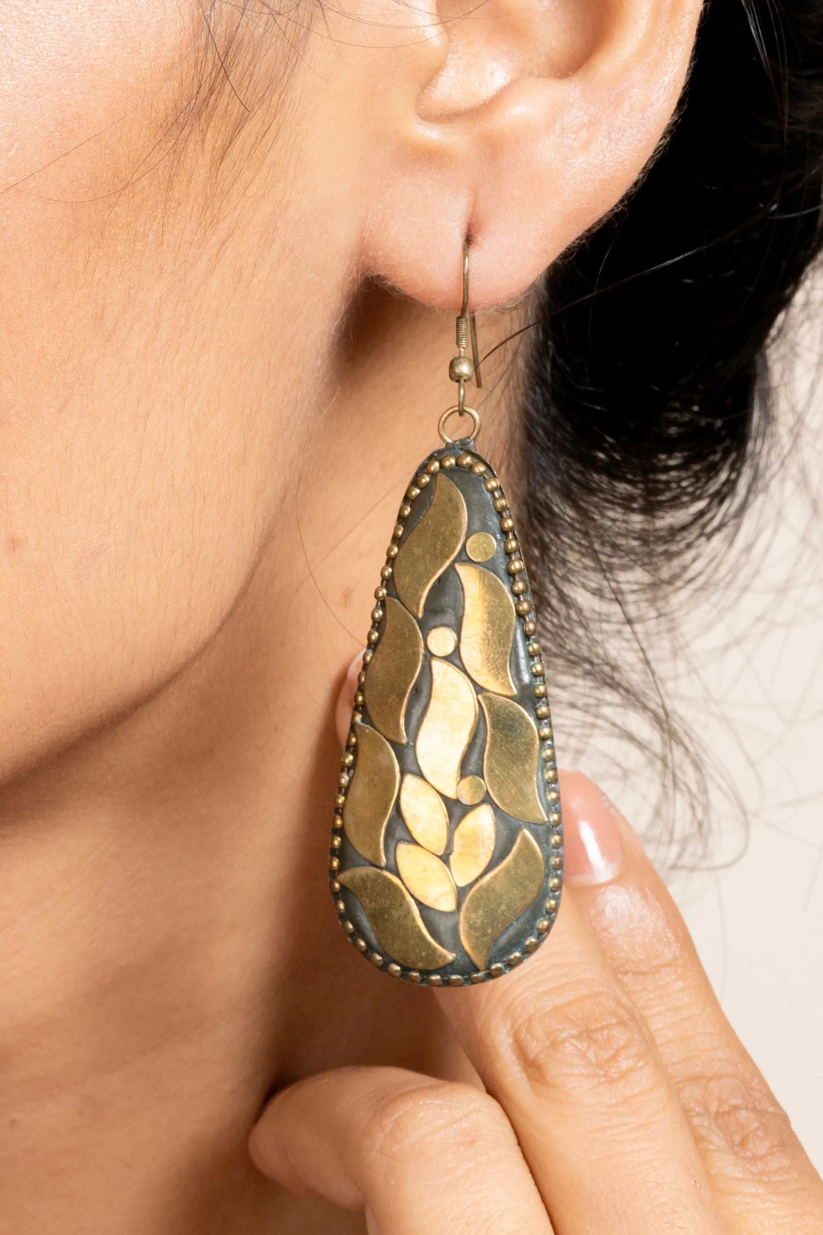 Black Golden Tibetan Earrings - Exquisite Detail, Unique Design, Perfect for All Occasions