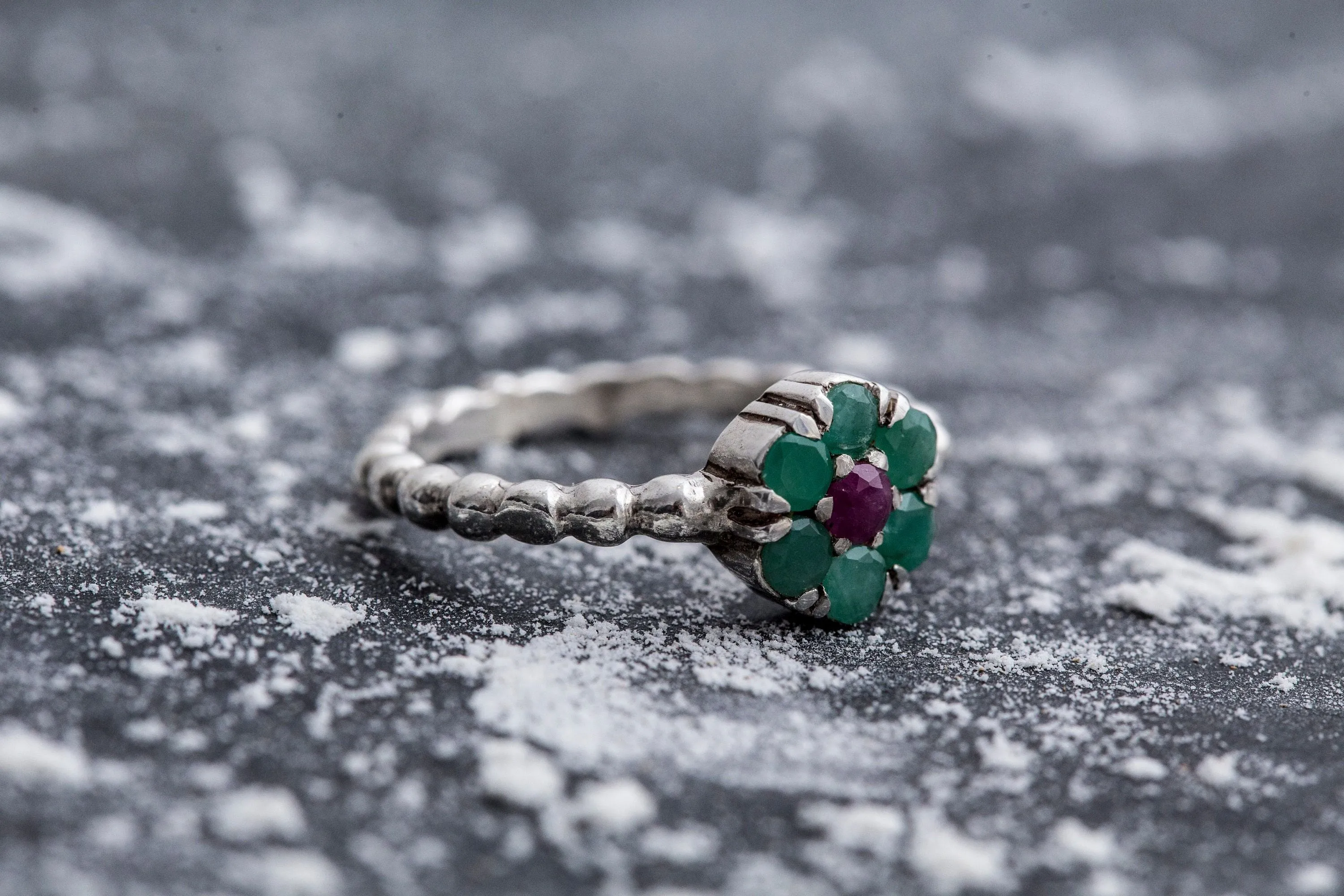 Emerald Flower Ring - Daisy Silver Ring - Dainty Emerald Ring