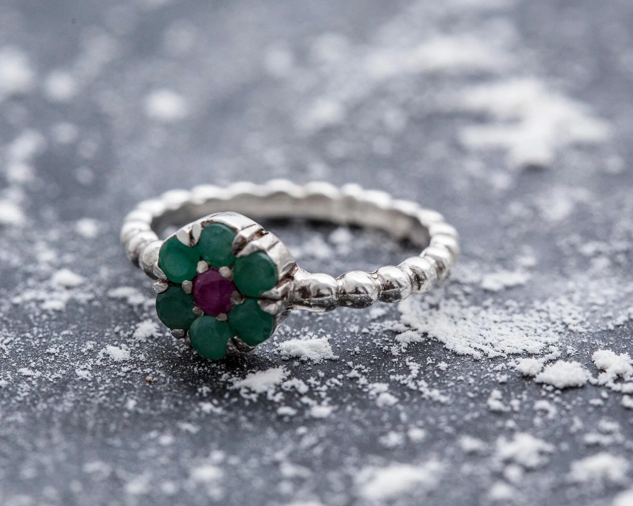 Emerald Flower Ring - Daisy Silver Ring - Dainty Emerald Ring