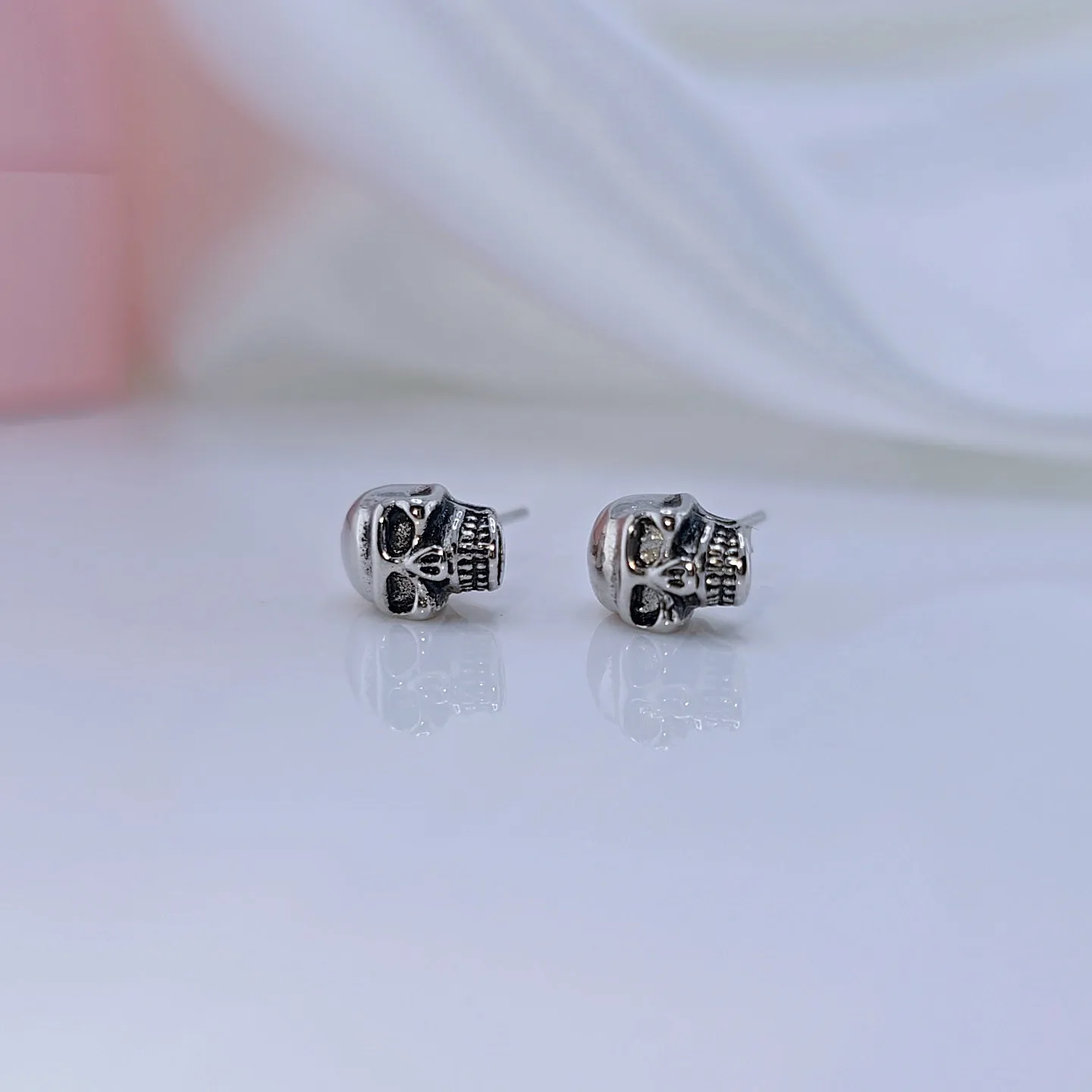 Gothic Skull Stud Earrings