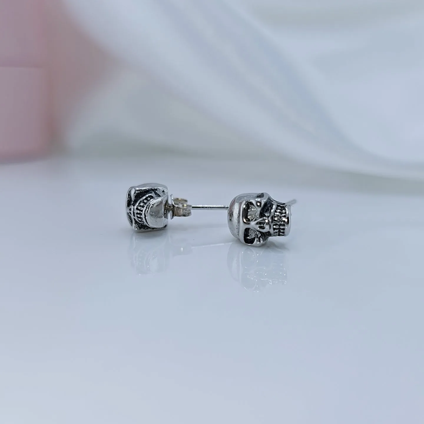 Gothic Skull Stud Earrings