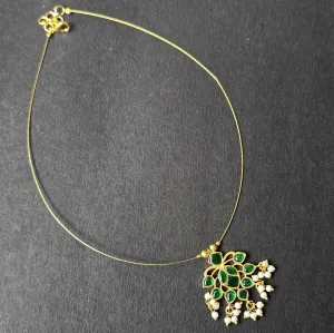 Green Invisible Chain With Floral Jadau Pendant