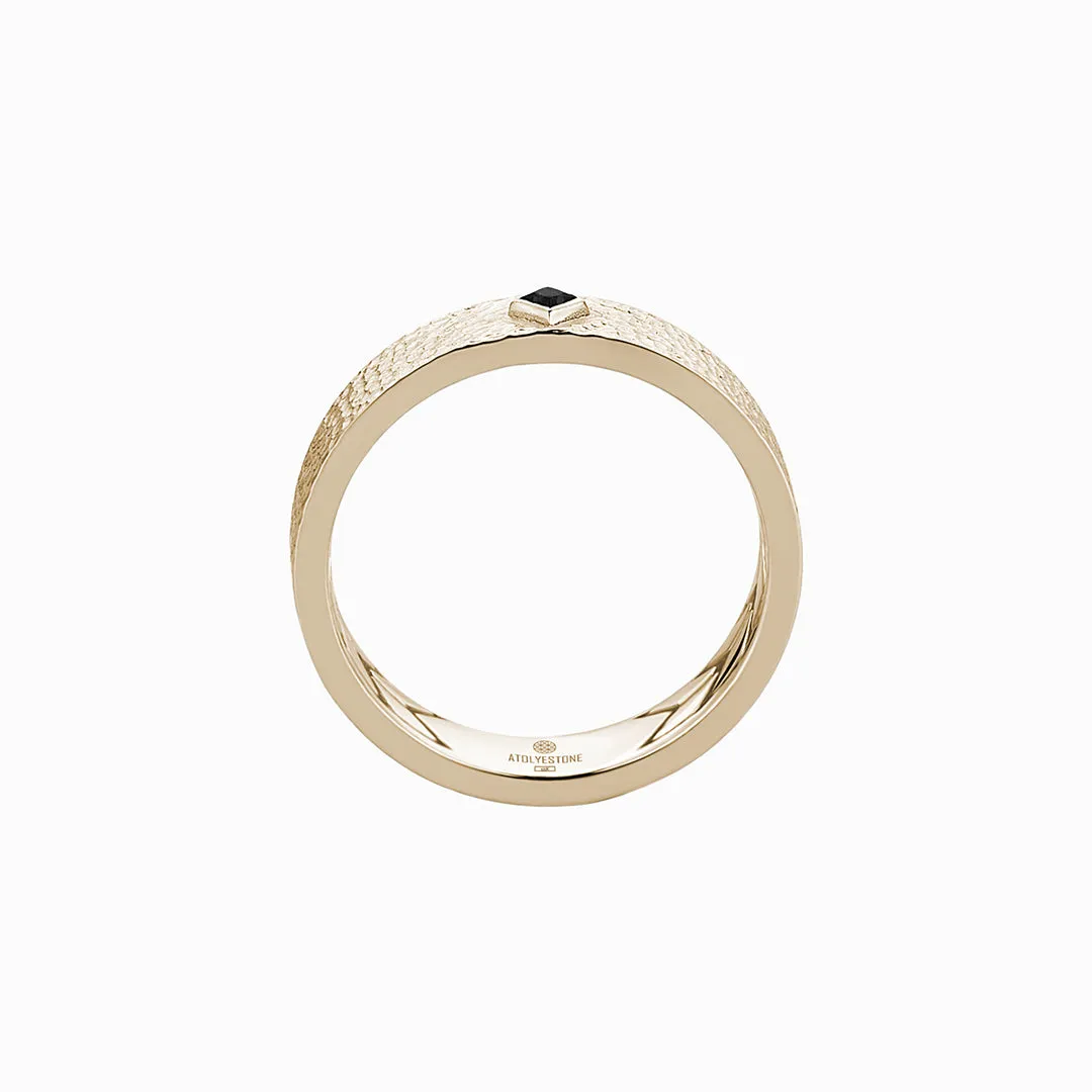 Hammered Band Solitaire Ring in Gold