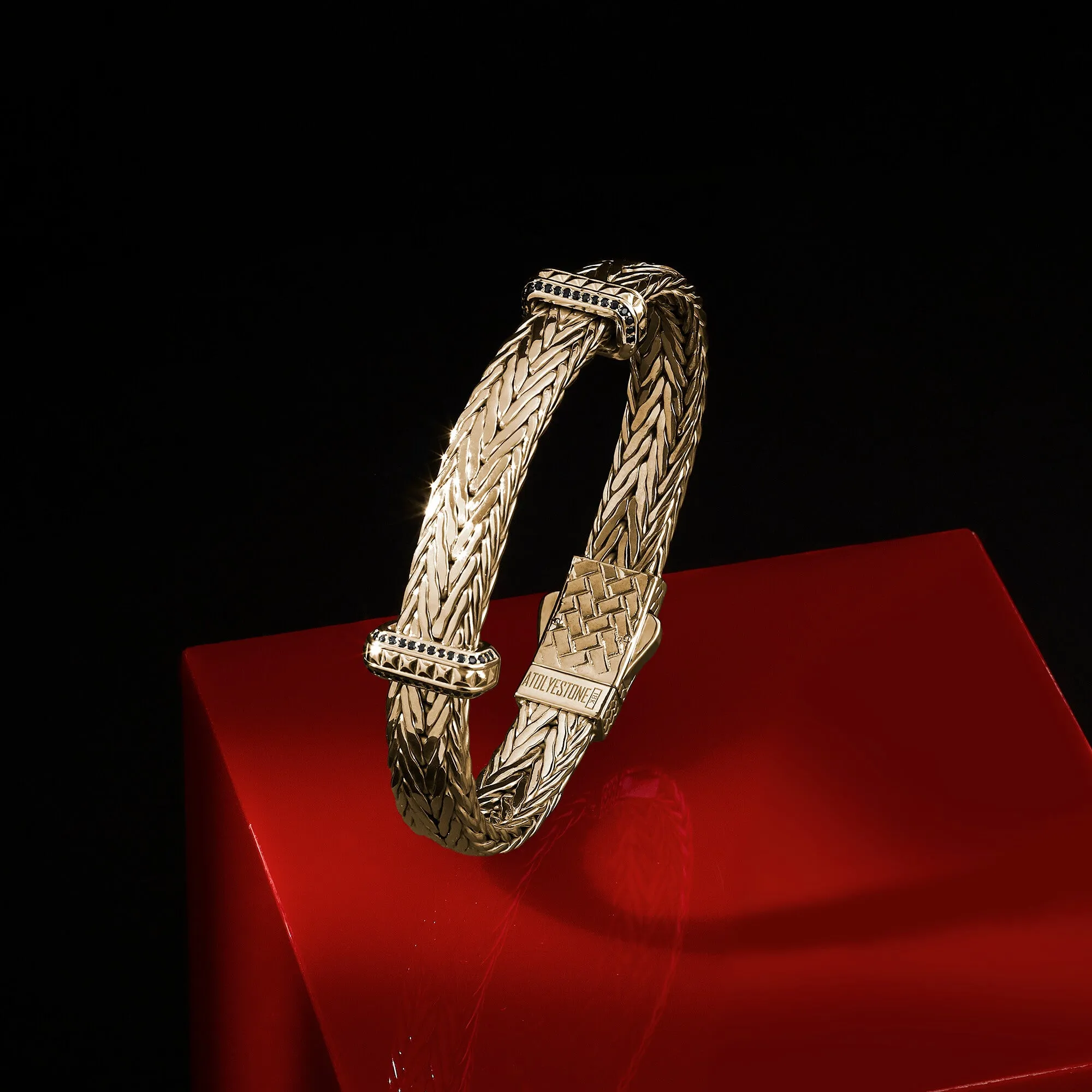 Iconic Woven Elements Bangle in Gold