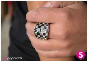 Paparazzi Ring ~ Its Hip to Be Square - Black